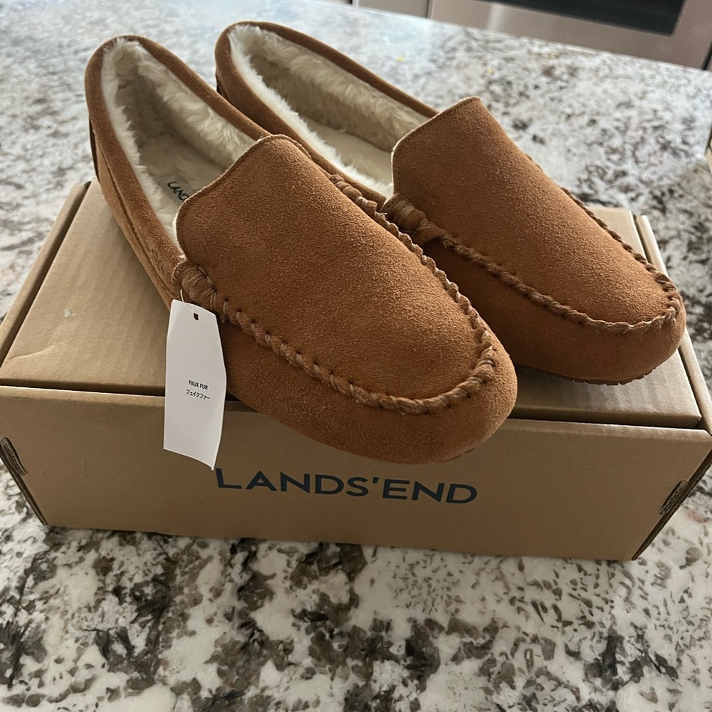 Land’s End Women’s Suede Moccasin Slippers - Picture 5 of 6